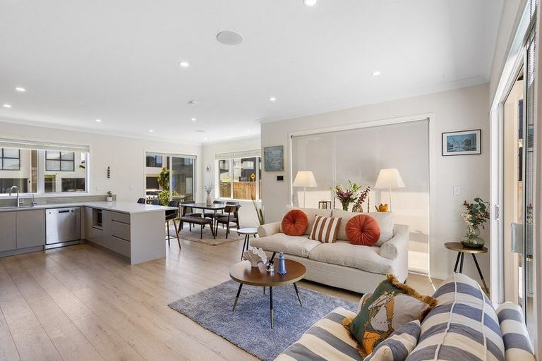 Photo of property in 11 Toanui Road, Hobsonville, Auckland, 0616