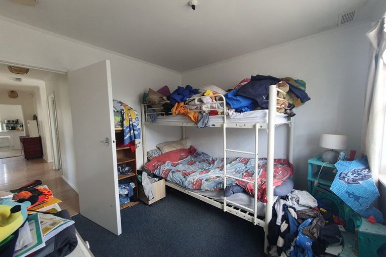 Photo of property in 33 Universal Drive, Henderson, Auckland, 0610