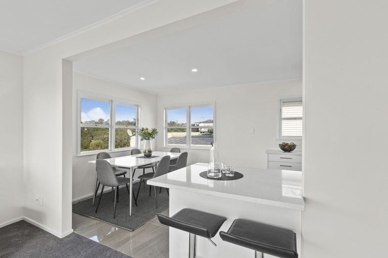 Photo of property in 1/57 Coronation Road, Hillcrest, Auckland, 0627