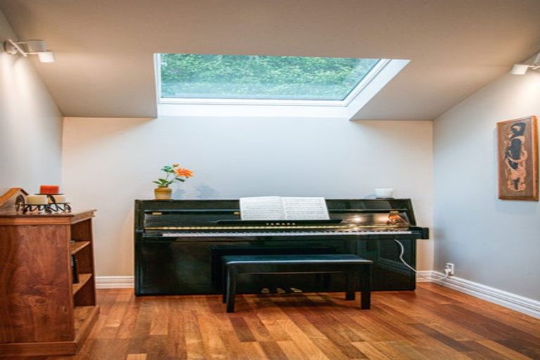 Photo of property in 10 Westridge Road, Titirangi, Auckland, 0604