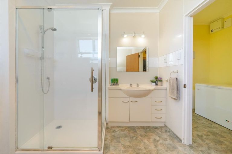 Photo of property in 20 Ross Street, Marton, 4710