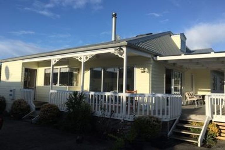 Photo of property in 295a Vipond Road, Stanmore Bay, Whangaparaoa, 0932