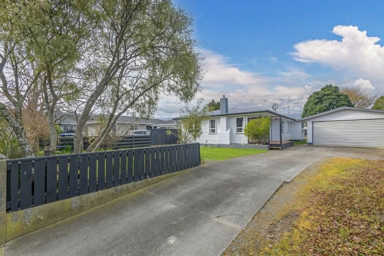 Photo of property in 22 Motuoapa Place, Kelvin Grove, Palmerston North, 4414