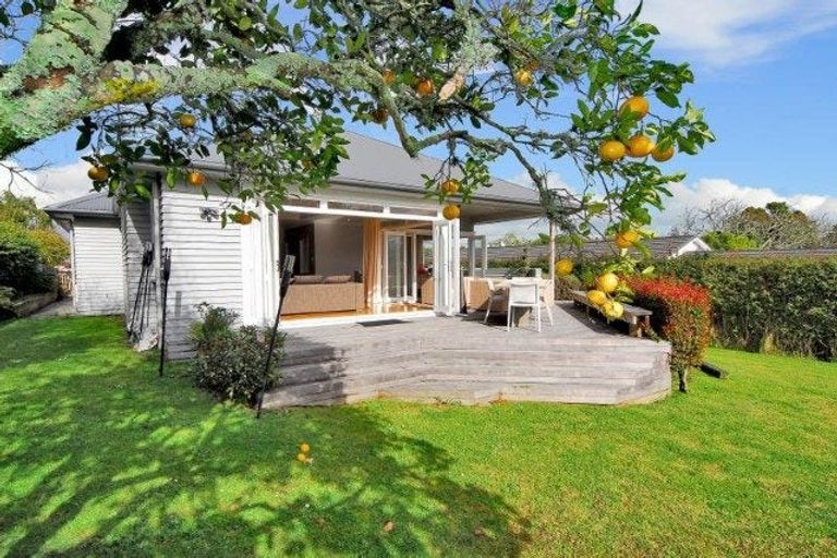 Photo of property in 68 Whitehaven Road, Glendowie, Auckland, 1071