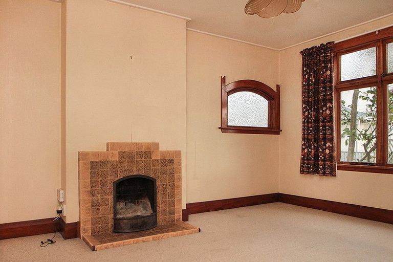 Photo of property in 30 Wharfe Street, South Hill, Oamaru, 9400