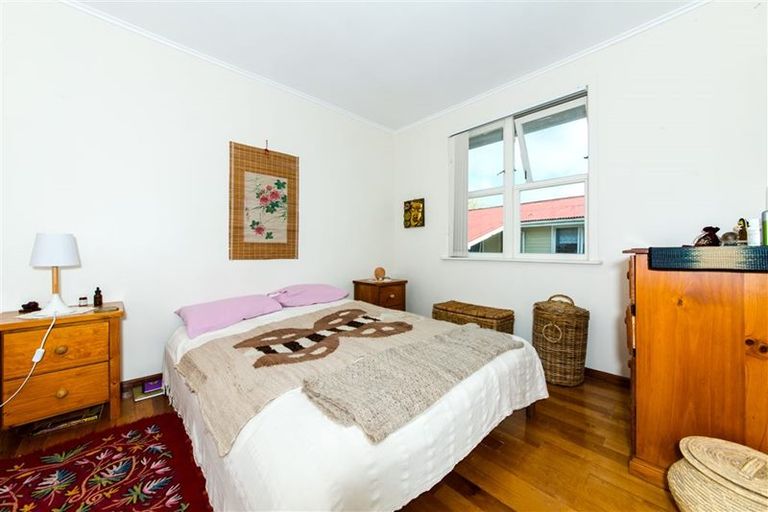 Photo of property in 90 Cobham Crescent, Kelston, Auckland, 0602