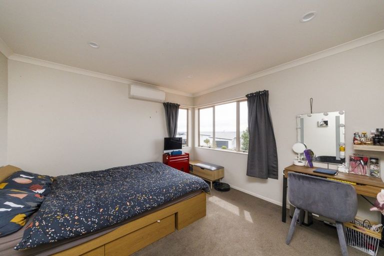 Photo of property in 116 Ruapehu Drive, Fitzherbert, Palmerston North, 4410