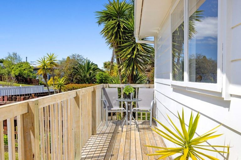 Photo of property in 35 Fairway Avenue, Red Beach, 0932