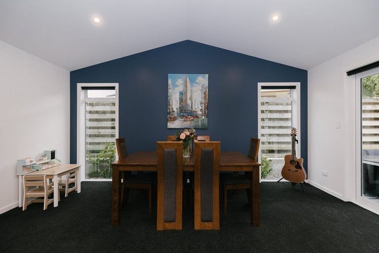 Photo of property in 22a La Lena Grove, Fitzherbert, Palmerston North, 4410