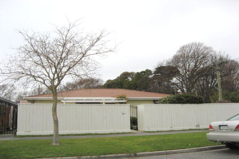 Photo of property in 2 Kinloch Street, St Albans, Christchurch, 8014