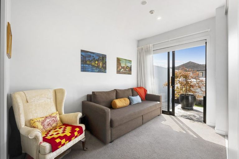 Photo of property in Frank Sargeson Apts, 4/80g Anzac Street, Takapuna, Auckland, 0622