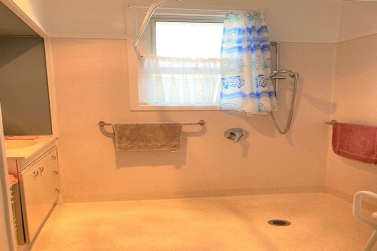 Photo of property in 19 Raleigh Street, Waitara, 4320