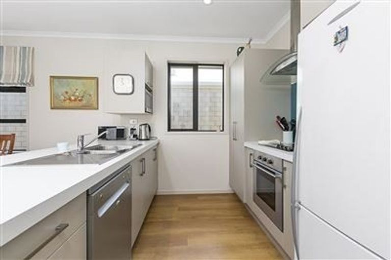 Photo of property in 48 Scoria Close, Pyes Pa, Tauranga, 3112