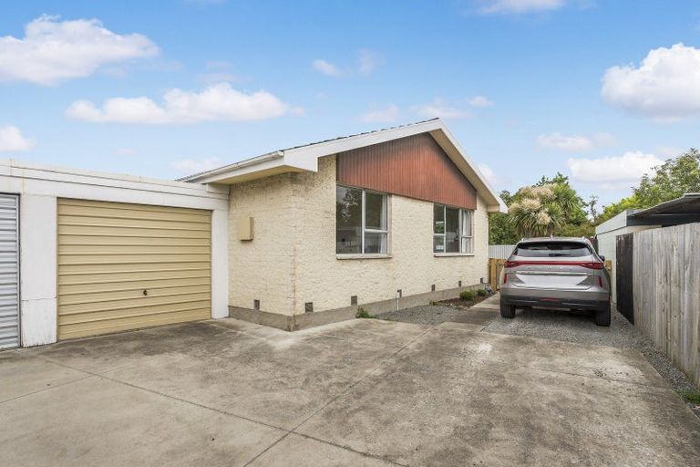Photo of property in 2/3 Korora Street, Bromley, Christchurch, 8062