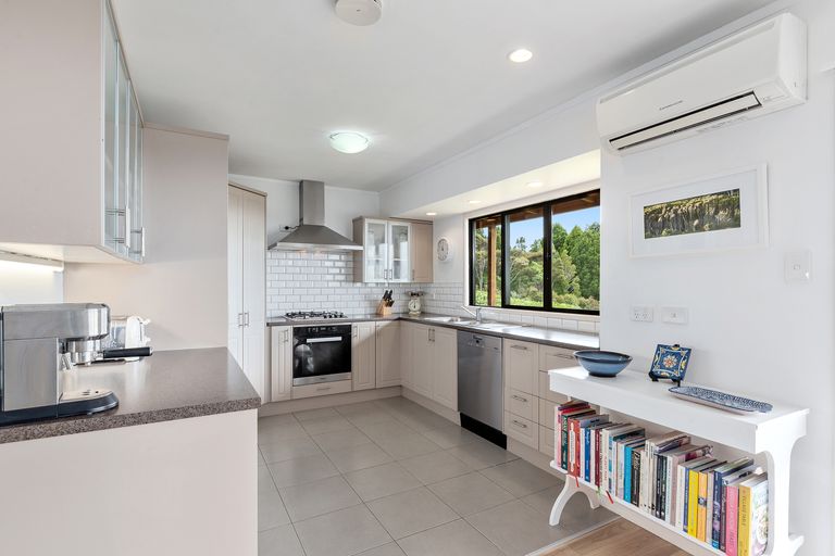 Photo of property in 181 Govan Wilson Road, Whangaripo, Warkworth, 0985