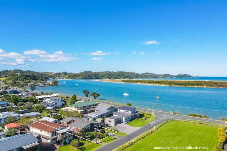 Photo of property in 4 Kopipi Crescent, Ngunguru, Whangarei, 0173