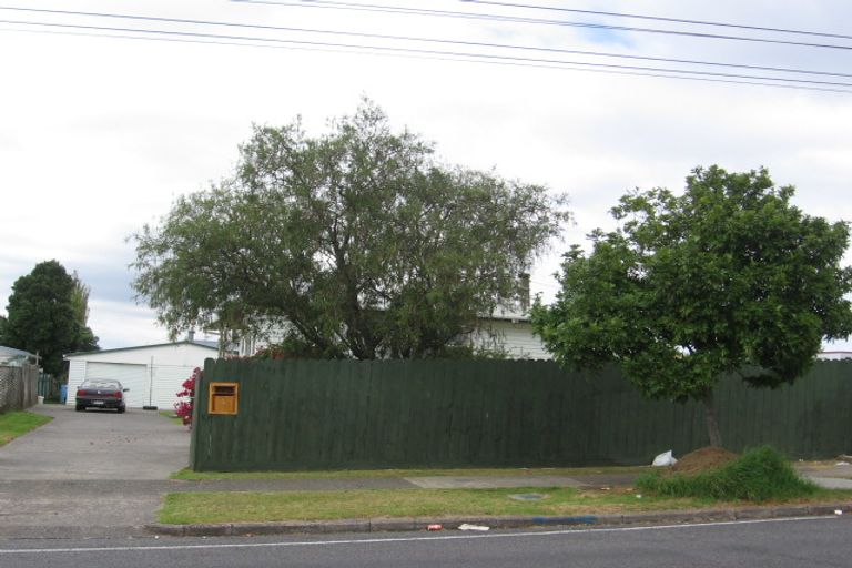 Photo of property in 9 Archibald Road, Kelston, Auckland, 0602