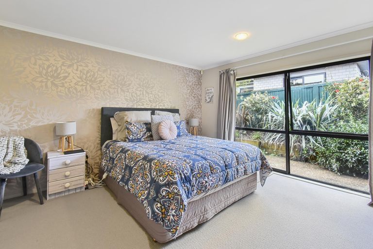 Photo of property in 12 Kauri Road, Pukekohe, 2120