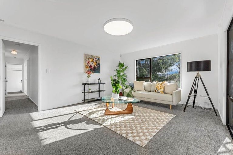 Photo of property in 2/21 College Road, Northcote, Auckland, 0627