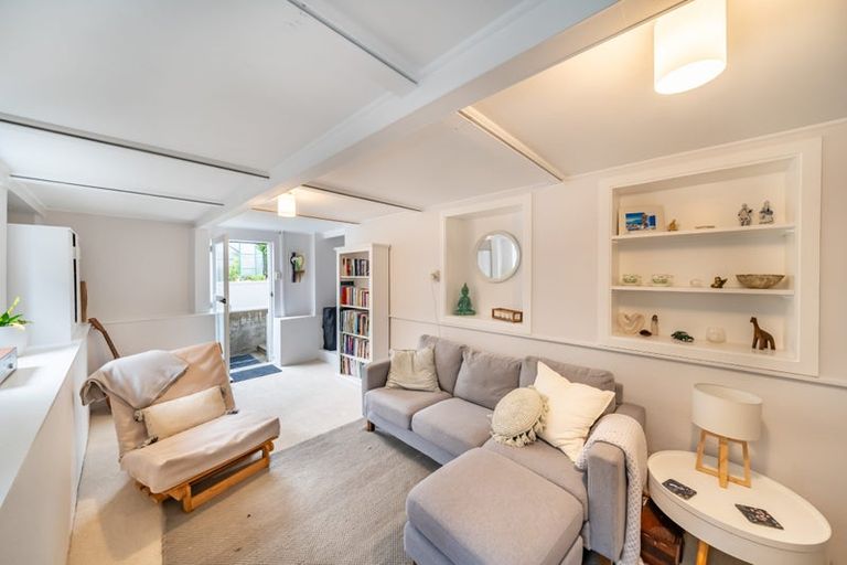 Photo of property in 8a Willow Grove, Ebdentown, Upper Hutt, 5018