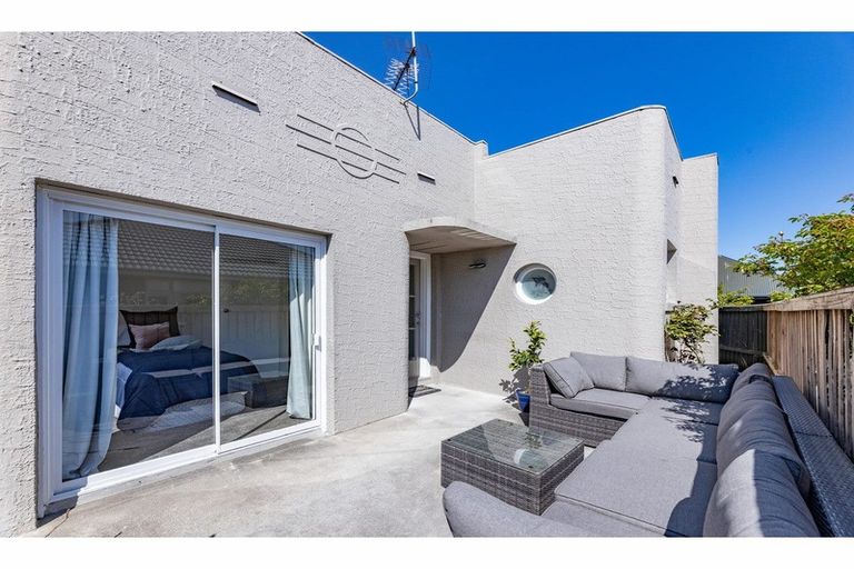 Photo of property in 81 Yaldhurst Road, Sockburn, Christchurch, 8042