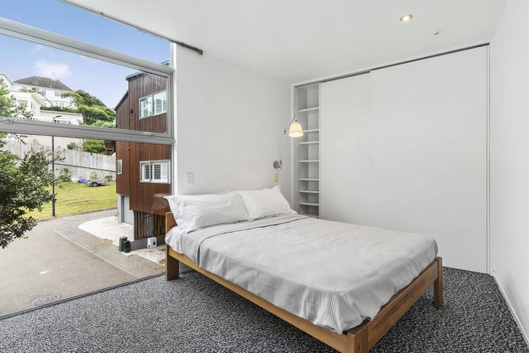 Photo of property in 3b Salmont Place, Kelburn, Wellington, 6012