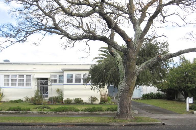 Photo of property in 37 Barker Road, Marewa, Napier, 4110