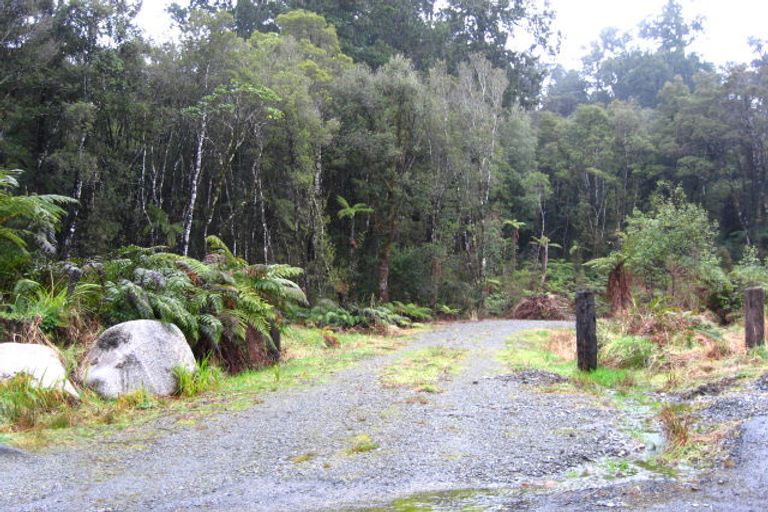 Photo of property in 1 Korua Street, Moana, 7872