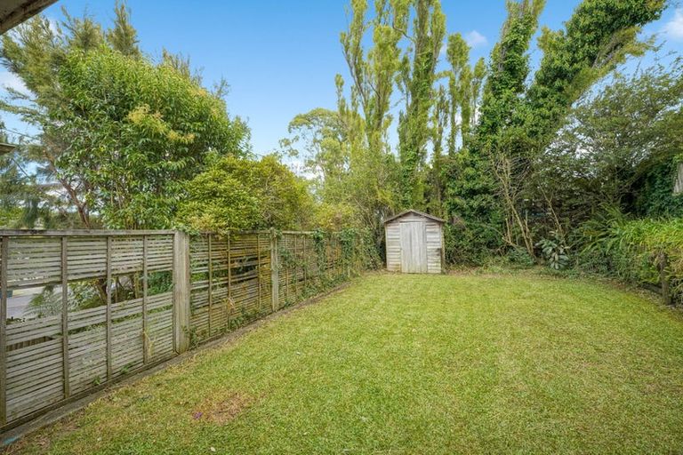 Photo of property in 1 Cedar Heights Avenue, Massey, Auckland, 0614