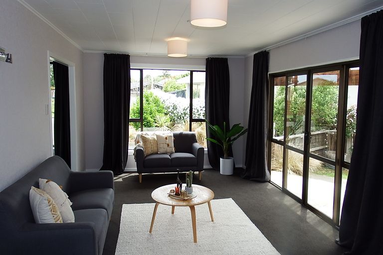Photo of property in 35 John Street, Otatara, Invercargill, 9879