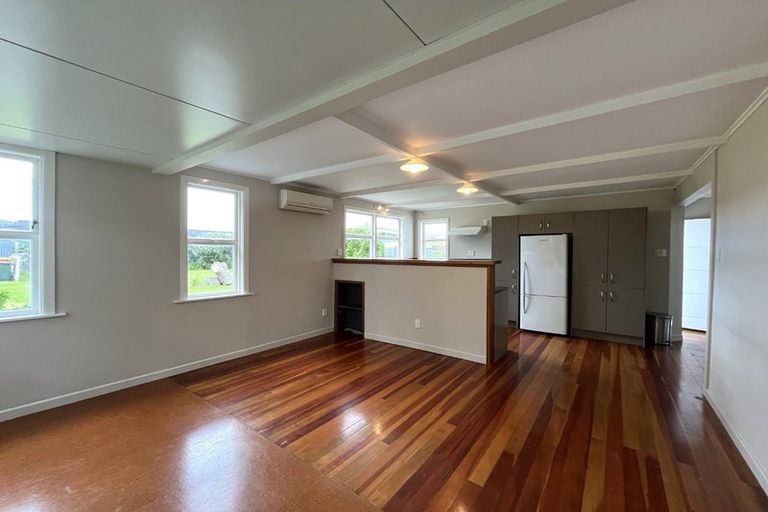 Photo of property in 20 Holsworthy Road, Lower Vogeltown, New Plymouth, 4310
