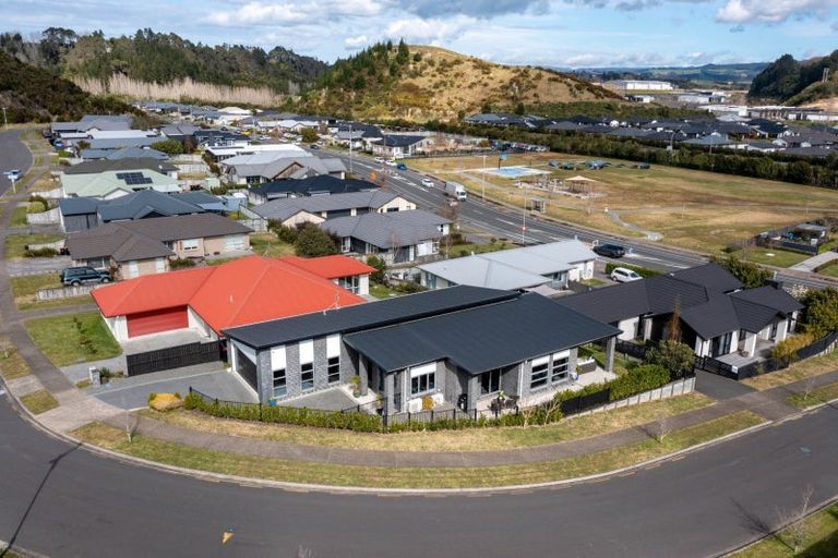 Photo of property in 4 Rochfort Crescent, Pyes Pa, Tauranga, 3112