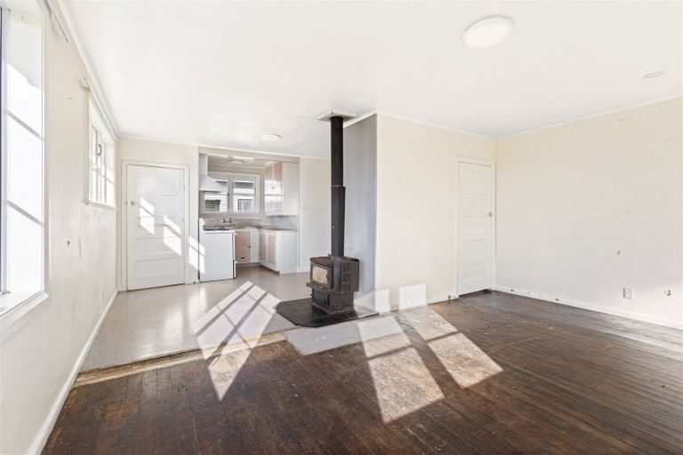 Photo of property in 89 Russell Street, Westport, 7825