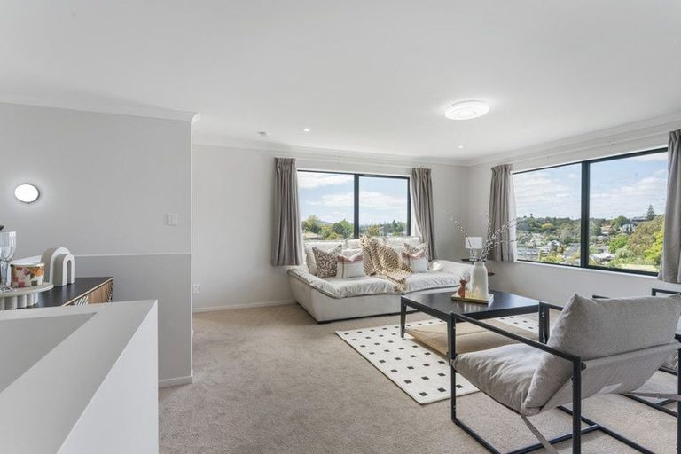 Photo of property in 34a Sovereign Place, Glenfield, Auckland, 0629
