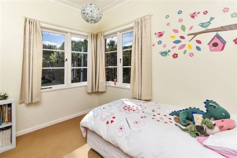 Photo of property in 211 Lake Road, Belmont, Auckland, 0622