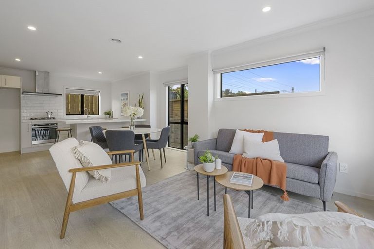 Photo of property in 1/9 Surrey Street, Tawa, Wellington, 5028