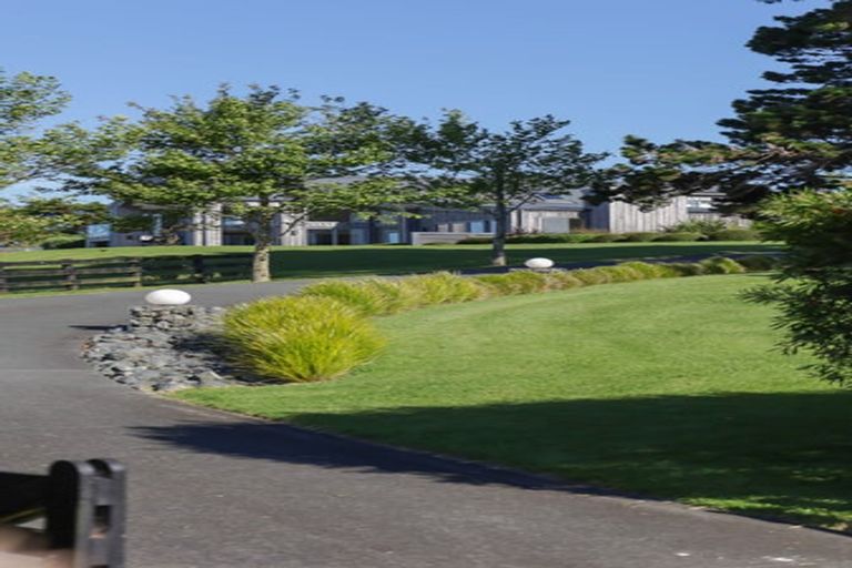 Photo of property in 11 Tamahunga Drive, Matakana, Warkworth, 0985