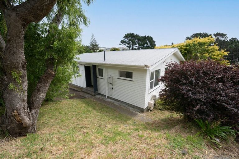 Photo of property in 83 Helston Road, Paparangi, Wellington, 6037