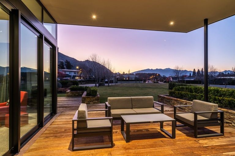 Photo of property in 4 Eden Close, Wanaka, 9305