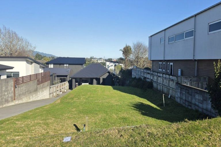Photo of property in 28 Lismore Street, Strandon, New Plymouth, 4312