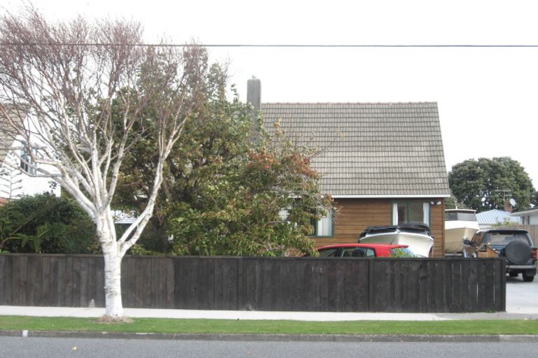 Photo of property in 42 Dyer Street, Epuni, Lower Hutt, 5011