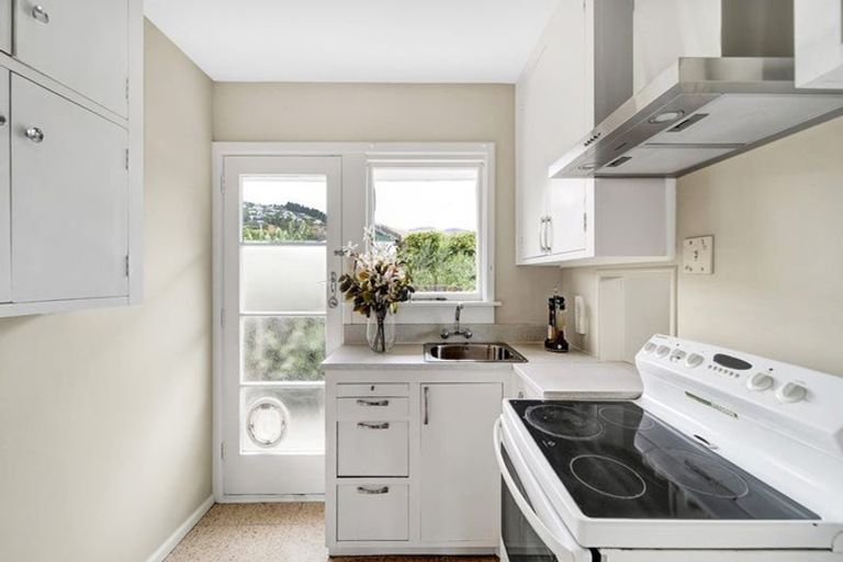 Photo of property in 1/23 Landsdowne Terrace, Cashmere, Christchurch, 8022