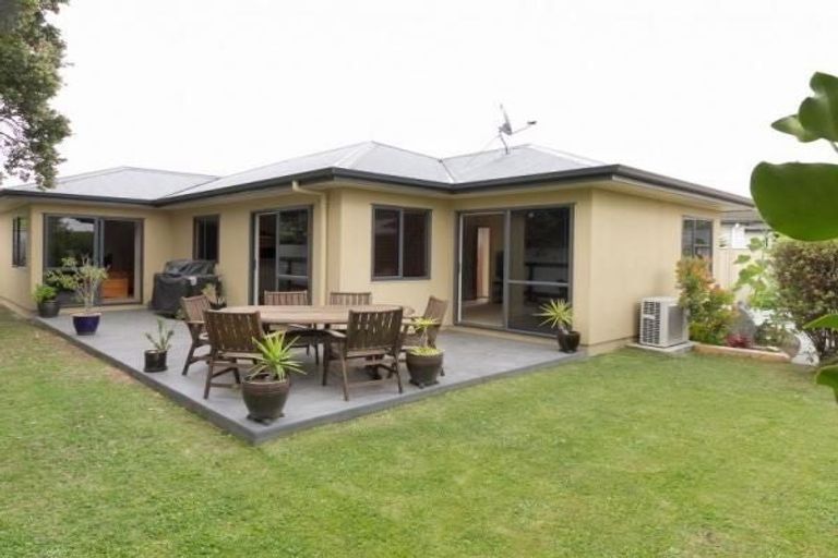 Photo of property in 9a Oxford Street, Taradale, Napier, 4112