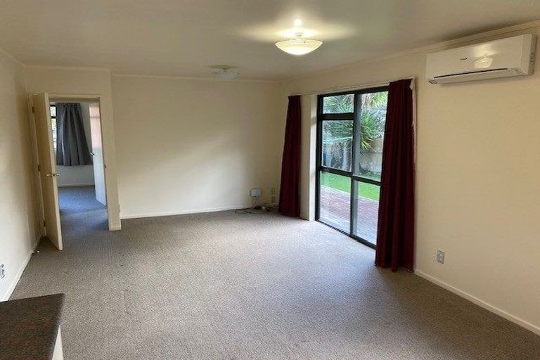 Photo of property in 4/4a Marine Parade, Mount Maunganui, 3116