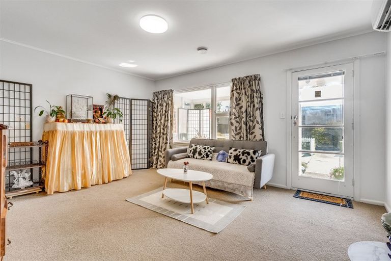 Photo of property in 3/9a Curletts Road, Sockburn, Christchurch, 8042