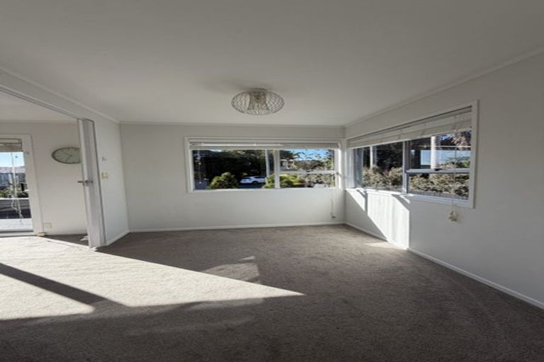 Photo of property in 17 Taioma Crescent, Te Atatu Peninsula, Auckland, 0610