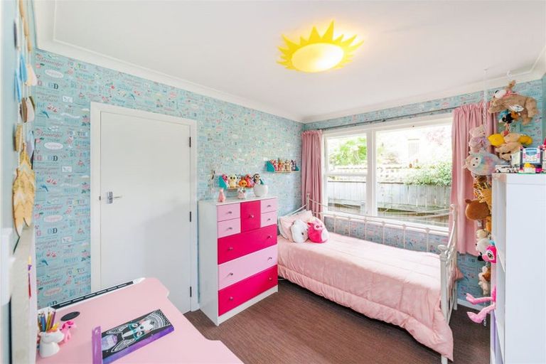 Photo of property in 34 Surrey Crescent, Hokowhitu, Palmerston North, 4410