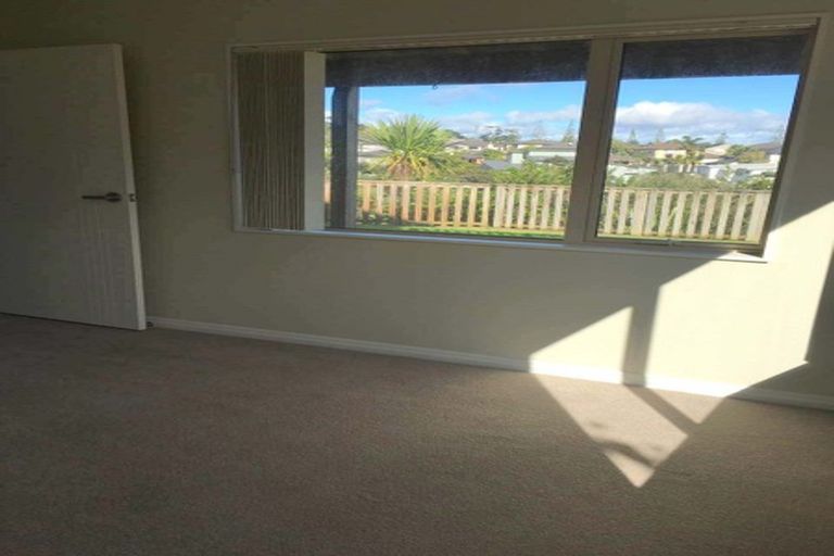 Photo of property in 76 Laurel Oak Drive, Schnapper Rock, Auckland, 0632