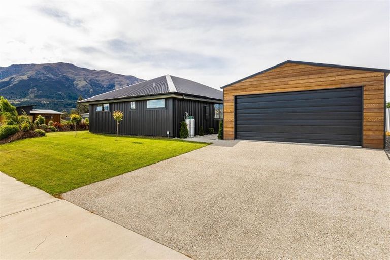 Photo of property in 1 Dingle Street, Lake Hawea, 9382
