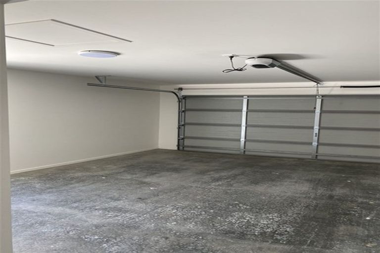 Photo of property in 8 Aeronautic Road, Takanini, 2112